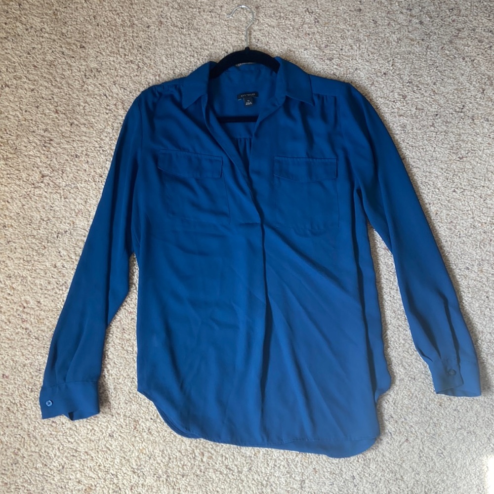 Women’s dress shirt